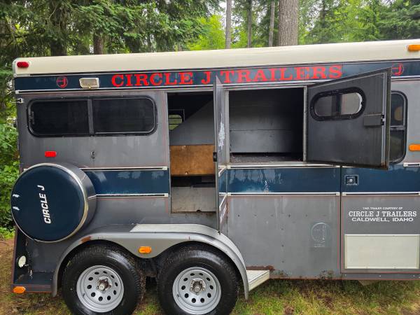 2 horse straight load - $4,500 (Kingston)63471371764739122