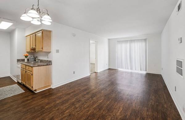 $1,240 / 1br - 642ft2 - Art Scape - Move-In Special! (Metairie Lakeside Mall)63792245874049121