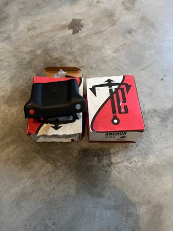 1982-1987 Buick Grand National/Regal Engine Mounts 1