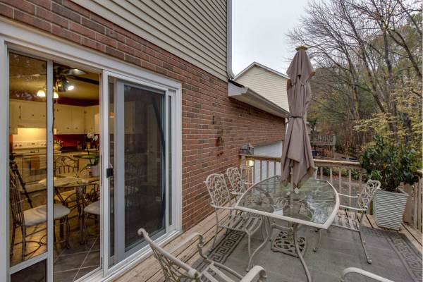 $2,100 / 1750ft2 - 1628 Rachels Retreat Cr. $2100 near interstate,kroger, and the lake (hermitage)64148838990851122