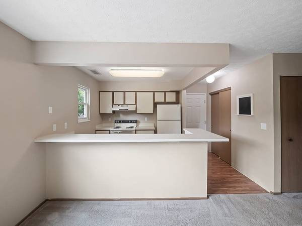 $1,119 / 2br - 975ft2 - Partially Finished Basement, Tanning Booth, Pool (McMillen Woods Apartments)64037897487235123