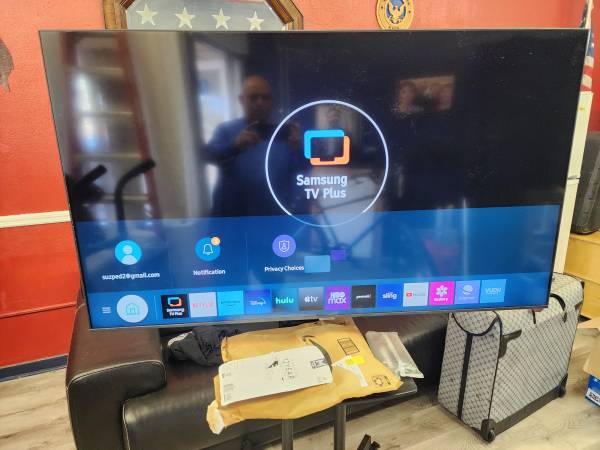 58" Samsung Smart TV 1