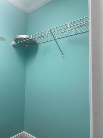 $1,200 / 1br - Habitación principal con armario empotrado y baño privado (Ocala)63861744490753122