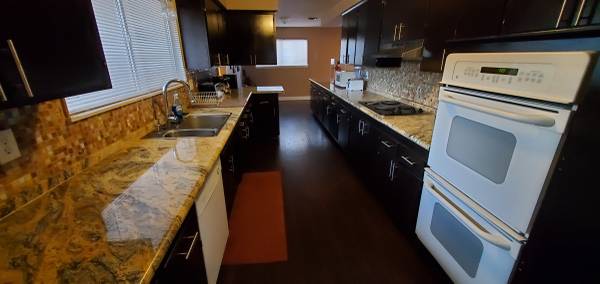 $700 / 4br - 200ft2 - HABITACIÓN EN ALQUILER CERCA DE STRIP Y TRANSPORTE PÚBLICO (Las Vegas)63859500533891120