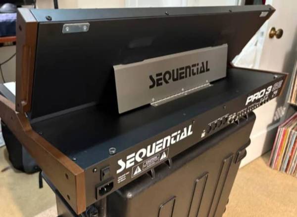 Sequence pro 3 Multi-filter mono synthesizer-special Edition LN 1