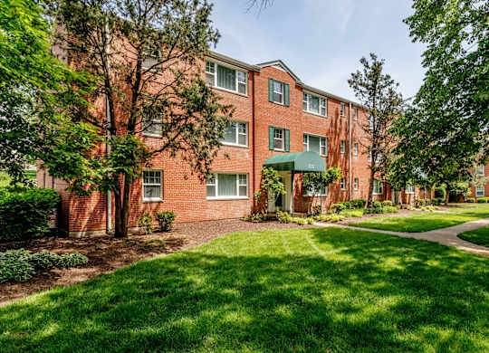 $870 / 1br - 540ft2 - Online Payments Available, Fitness Center, Bark Park (5927 Suson Pl, St. Louis, MO)63924424782466122