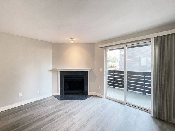 $2,495 / 2br - 843ft2 - 2bd 1ba apt, Enclosed patio with storage! Modern kitchen, LUX flooring (Redmond/Bellevue/Microsoft)63910195568258122