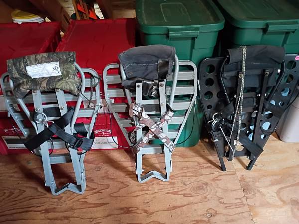 Loc on tree stands steps and locks 1