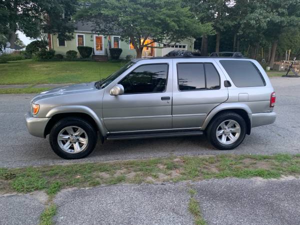 2003 Nissan Pathfinder LE 4WD - POCAS MILLAS - $4,000 (Norwood)63469917257987121