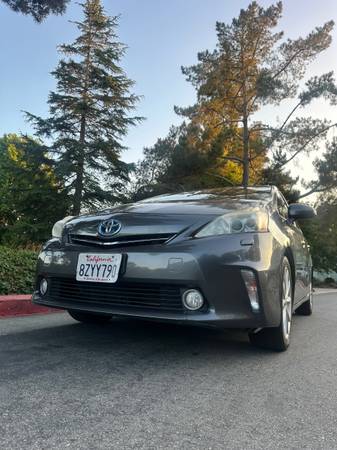 Toyota Prius V 2012 - $7,200 (santa cruz)63624059824515121