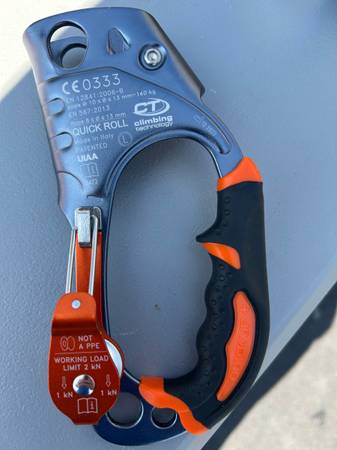 Quick Roll climbing ascender 1