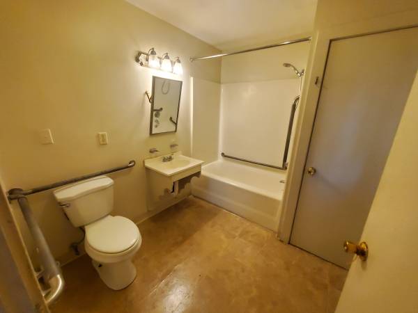 $158,000 / 5br - 1497ft2 - CONDO TOWNHOUSE EN HARTFORD EN VENTA CON 5 DORMITORIOS (Hartford)63989074267778124