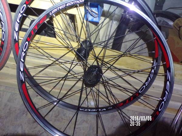 Vuelta Zerolite MTB Limited Edition 26” Hand Built MTB Wheelset 1