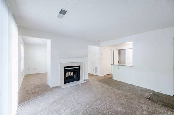 $1,229 / 641ft2 - You won't want to leave! Beautiful quiet community. Studio (Stone Mountain)63964128171267124