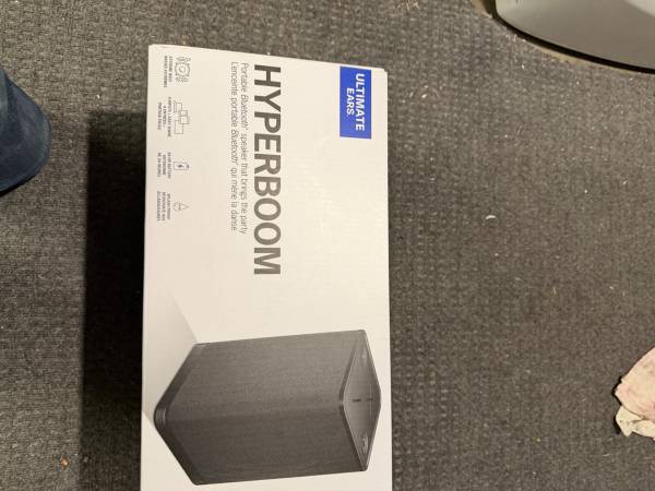 HYPERBOOM  Ultimate ears 1
