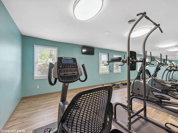 $999 / 1br - 620ft2 - Dishwasher, Clubhouse with Wi-Fi, On-Site Management (6615 Fountains Blvd, West Chester, OH)63974330351491123