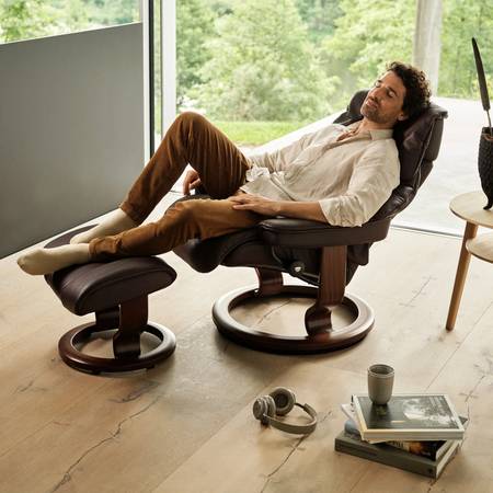 Looking for: Ekornes Stressless or Eames Style Chair & Footrest. Cash! 1