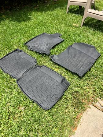OEM Subaru Outback All Weather Floor Mat (6th Gen) NEW 1