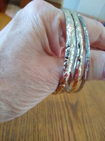 4 Vintage Bangle Bracelets 1