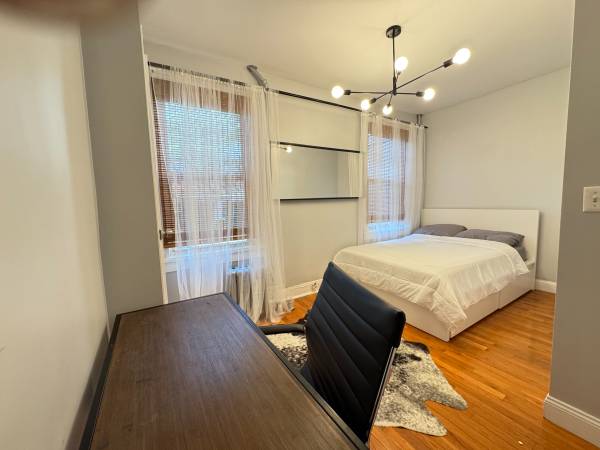 $3,500 / 1br - 🏡 RARE Greenpoint 1 BR - Entire Floor in lovely PRIME Greenpoint! (Greenpoint, Williamsburg)63689806928129121