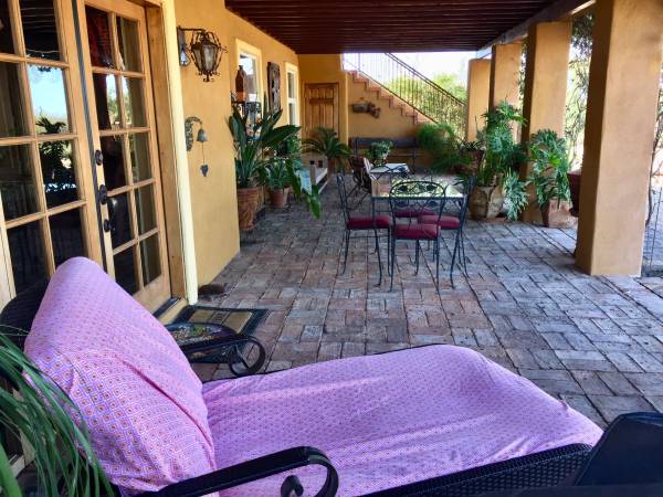 $1,250 / 1br - 1100ft2 - apartamento de retiro en el desierto con vistas panorámicas / mes a mes (tucson/zona este)63675116362241121