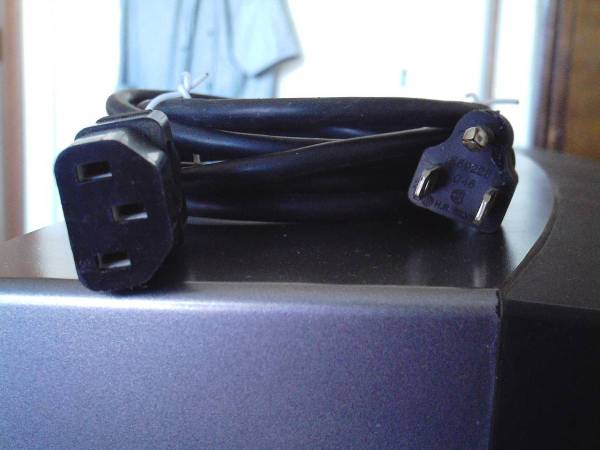 3-PRONG ELECTRIC CORD 1