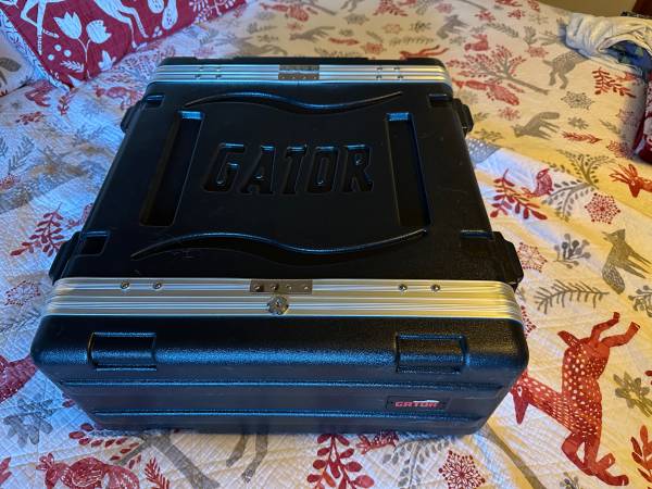 Gator GR-4L Standard Locking Rack Case 1