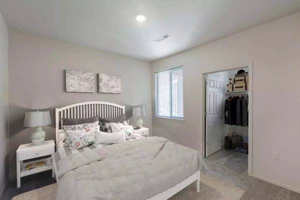 $1,477 / 1br - 885ft2 - Dive into comfort. Our spaces are designed for you. (Reno)63682255348481122