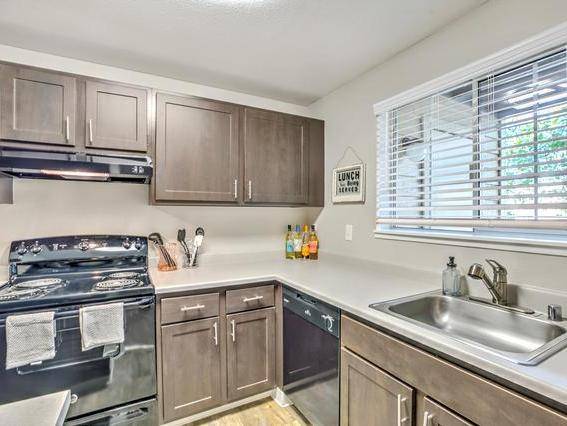 $2,261 / 3br - 1141ft2 - Dog Park, A Must See, Ceiling Fans, 1, 2 & 3 BR Avail (4415 5th Street Renton, WA 98059)63786708196993124