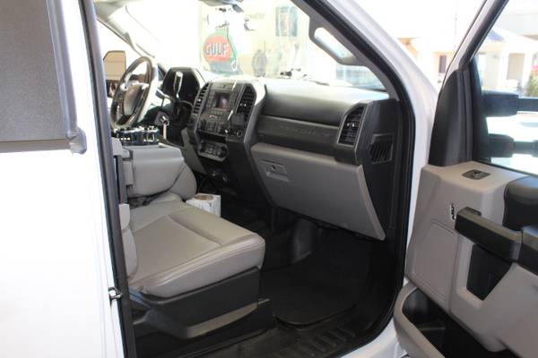 2020 Ford F350 DUALLY - Photo 8