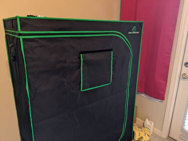 4x2 Grow Tent – Excellent Condition – Green Architecture 48"x24"x60" 1