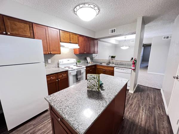 2Bed 2Bath MOVE in TODAYYY 1