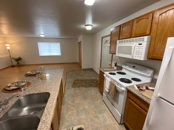 $1,735 / 2br - 1000ft2 - This place will feel like home! 2 bed, 1 bath available! 1000 Sq Ft! (Wasilla)63991792210179120
