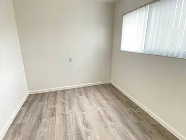 $1,420 / 2br - Bright 2 BD with Hardwood Floors & High Ceilings63965991407362121