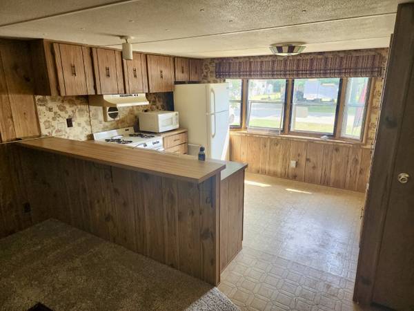 $18,900 / 2br - 2BR 2BA home with new carpet and newer furnace (Wautoma)64163324856193121