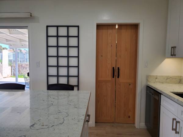 $1,350 / 156ft2 - House on Hill w/Cyn View has Room for Rent, Kit/Ldry Use (National City | Residential Area | Manchester St.)63819335763585122