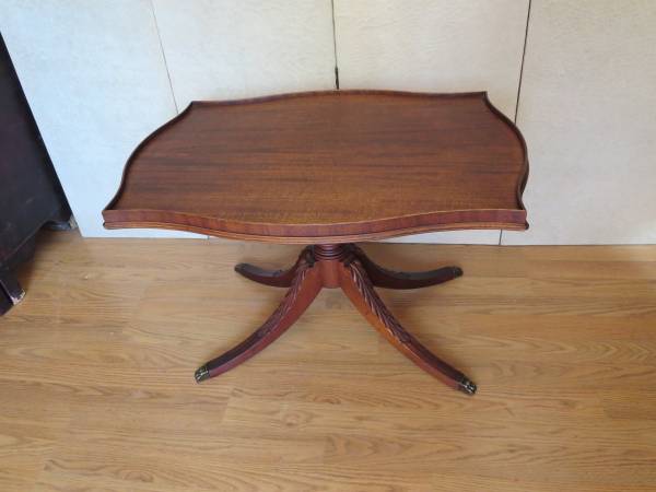 Small Vintage Coffee Table 1
