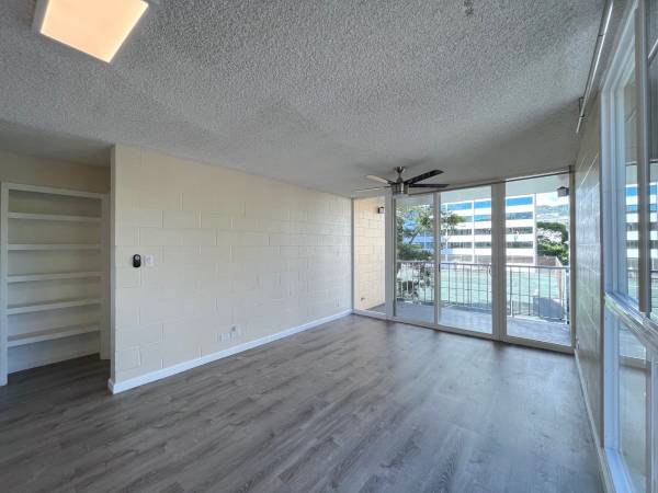 $2,652 / 2br - 778ft2 - Renovated w/loads beautiful natural light (Punahou and Young)63939393276803121