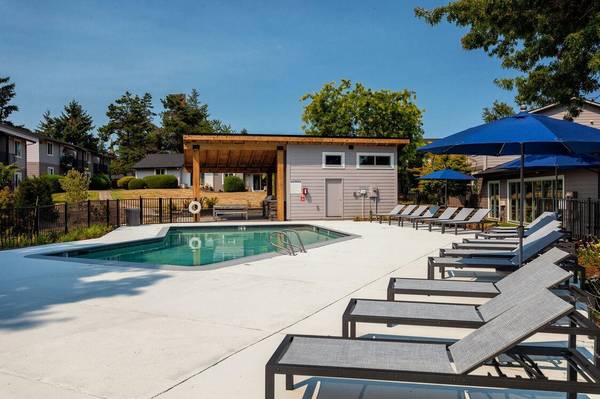 $1,899 / 3br - 970ft2 - Disposal, Private Balcony or Patio, Upgraded Lighting (Tualatin)64039060326018124
