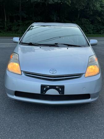 Toyota Prius ( Low Miles Hybrid ) - $6,395 (Stoughton)63654724779137122