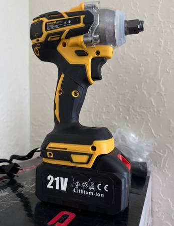 Used Everything for $40 New electric impact wrench & battery & charger & Socket $40 — $40 in Kennewick-Pasco-Richland