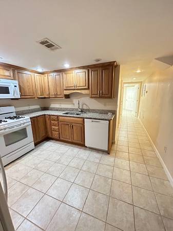 $800 / 2br - Aire Central/Bomba de Calor con Gas Natural (washington, DC)64040193056129121