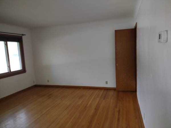 $856 / 3br - Large 3 bedroom 2 bath Duplex Richfield (seward, MN)64003960671235121