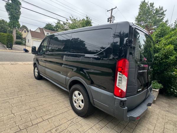 2017 Ford Transit 250 eco drive Carga 94k millas IMPERDIBLE por propietario - $12,900 (Long Island)63612075918977120