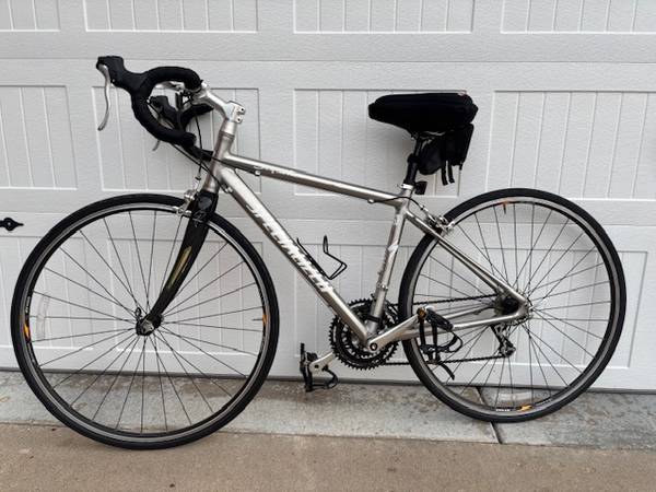 SPECIALIZED SILVER SEQUOIA ROAD BIKE - SMALL FRAME 1