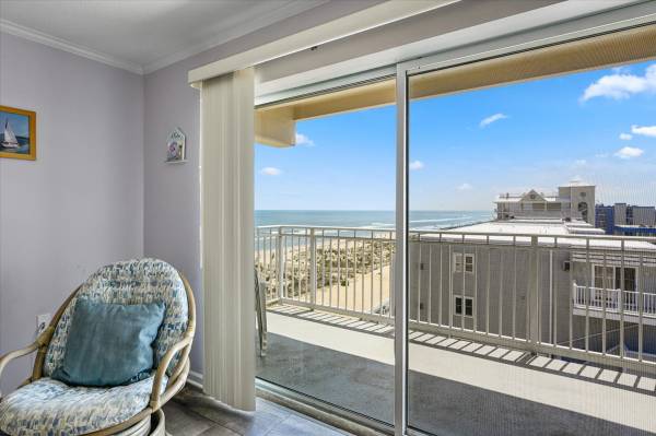 $1,200 / 3br - 3 Bedroom Winter Rental Steps to the Beach! (Ocean City)63806890193411123