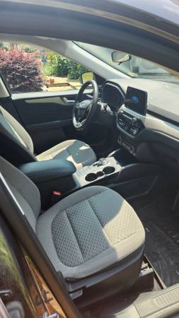 Selling 2021 Ford Escape SE Hybrid Sport Utility 4D - $10,000 (Newport News, VA)63621712150915122