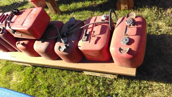 Tanque de gasolina para barco y bidones - $20 (West Richland)63437373997185121