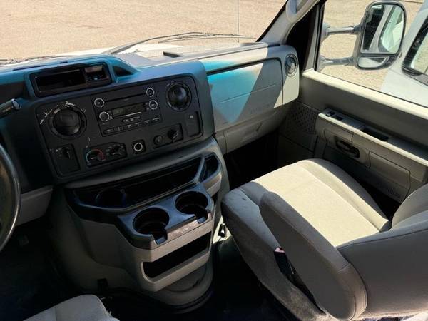 2014 Ford Econoline E-250 - Photo 14
