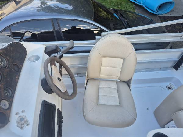 2001 deck boat 1
